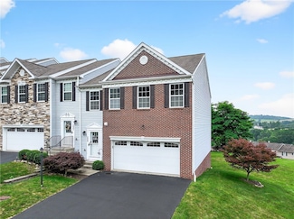 2000 Moccasin Dr, Washington, PA 15301