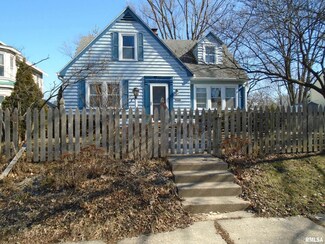 1705 Grand Ave, Davenport, IA 52803