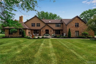 393 Glengrove Rd, Youngstown, NY 14174