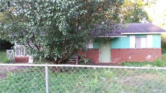 710 Frank Hall Jr St, West Point, GA 31833