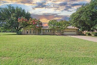 2604 Hilley Dr, Mineral Wells, TX 76067