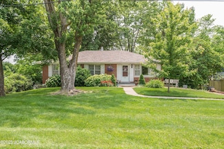 523 S Summit Dr, Holts Summit, MO 65043