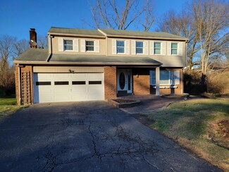 9926 Forestglen Dr, Montgomery, OH 45242