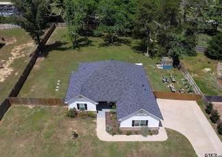 15807 Avery Ln, Lindale, TX 75771