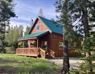 95 Valley Way, Stanley, ID 83278