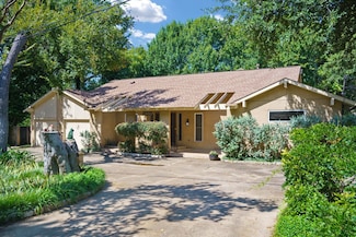 2901 N Sunbeck Cir, Dallas, TX 75234