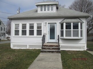 114 Pine St, Woburn, MA 01801