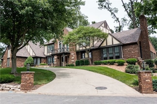 6 Lakeshore Ct, Danville, IL 61832