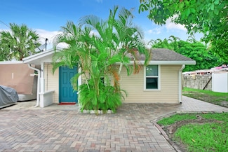 5271 Wallis Rd, West Palm Beach, FL 33415