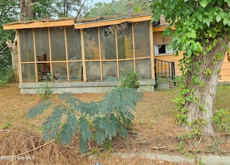 601 Roanoke St, Windsor, NC 27983