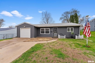 1343 W Kimberly Rd, Davenport, IA 52806