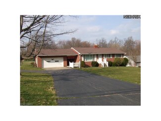 7317 Chestnut Ridge Rd, Hubbard, OH 44425