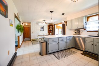 243 Goeltz Rd, Morrisville, VT 05661