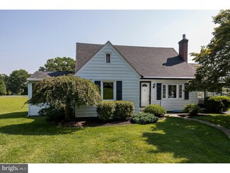 24 Perkiomen Ave, Schwenksville, PA 19473