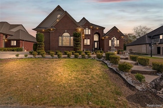 56502 Edgewood Dr, Shelby Township, MI 48316