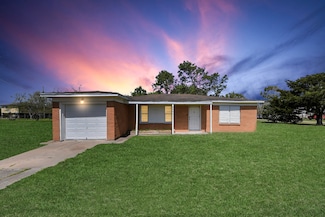 6204 Highway 6, Hitchcock, TX 77563