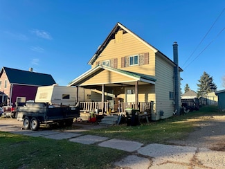 416 E Stanton St, Iron Mountain, MI 49801