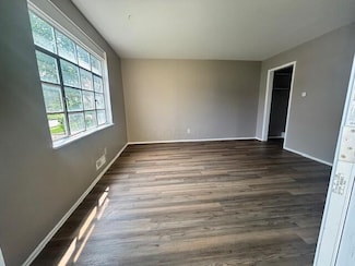 1206 E 21st Ave, Columbus, OH 43211
