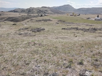 183 Round up Rd, Oroville, WA 98844