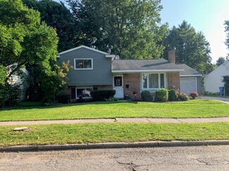 2800 Greenbriar Ave, Lansing, MI 48912