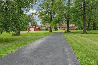 4774 W Farm Road 94, Springfield, MO 65803