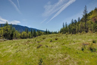 40999 Highway 62, Prospect, OR 97536