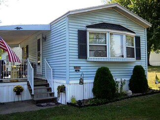1510 Barefoot Ln, Caledonia, NY 14423