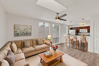 7522 Holly Hill Dr Unit 14, Dallas, TX 75231