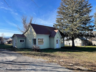 174 E 4th Ave, Afton, WY 83110