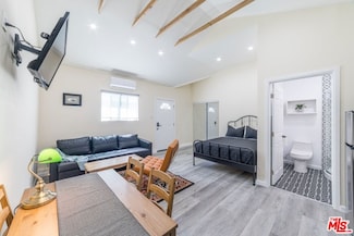 10527 Bianca Ave, Los Angeles, CA 91344