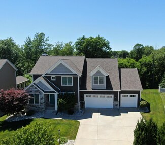 2200 Nottingham Dr, Valparaiso, IN 46383