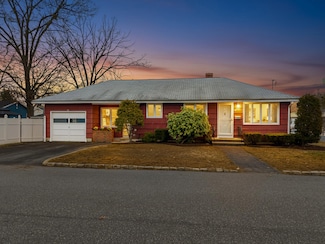 90 Glenwood Ave, Manchester, NH 03102