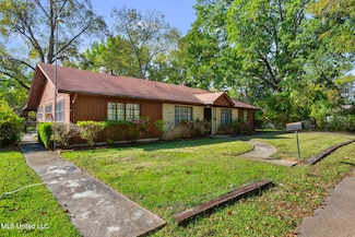 115 W Semmes St, Canton, MS 39046