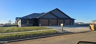 502 Kaylee Ct, Watertown, SD 57201