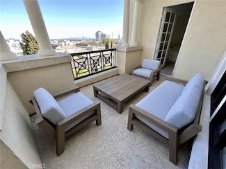 11847 Gorham Ave Unit 403, Los Angeles, CA 90049
