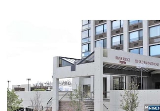 200 Old Palisade Rd Unit 5D, Fort Lee, NJ 07024