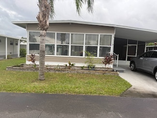 5128 Redwing St, Zephyrhills, FL 33541