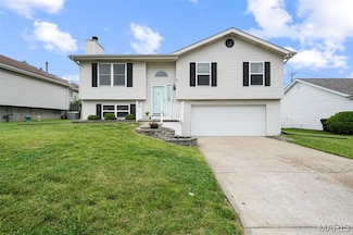 1716 Summergate Estates Dr, Saint Peters, MO 63303