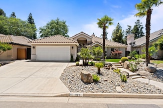 1173 E Woodhaven Ln, Fresno, CA 93720