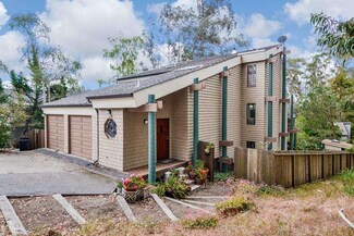 1075 San Carlos Ave, Half Moon Bay, CA 94019