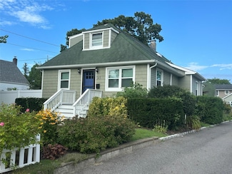 143 Church Ave, Islip, NY 11751