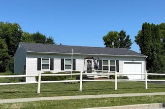 4 Finn Ave, Saint Albans, VT 05478