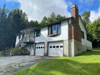 14 Town Line Rd, Bennington, VT 05201