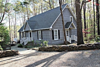 220 Timbuctu Dr, Boydton, VA 23917