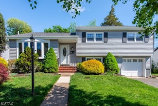 27 Elmbrook Place, Bloomfield, NJ 07003