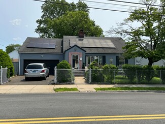 350 Amsterdam Ave, Bridgeport, CT 06606