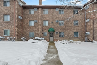 2505 Spring St Unit 3304, Woodridge, IL 60517