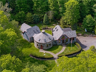485 Lake Rd, Tiverton, RI 02878