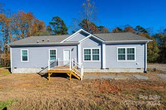 445 32nd St SW, Hickory, NC 28602