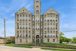 400 Mccarthy Rd Unit 421, Lemont, IL 60439